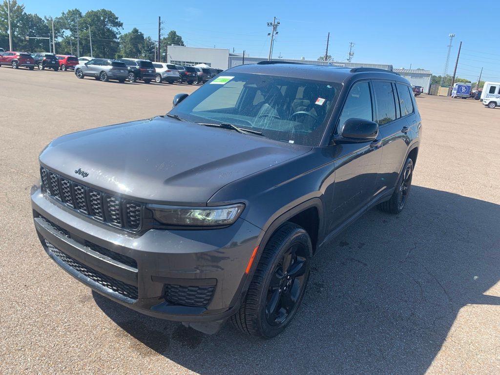 2022 Jeep Grand Cherokee Altitude photo 3