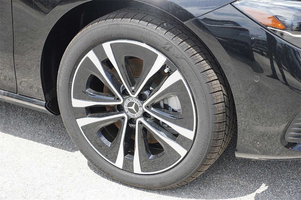 2025 Mercedes Benz CLA 250 photo 9