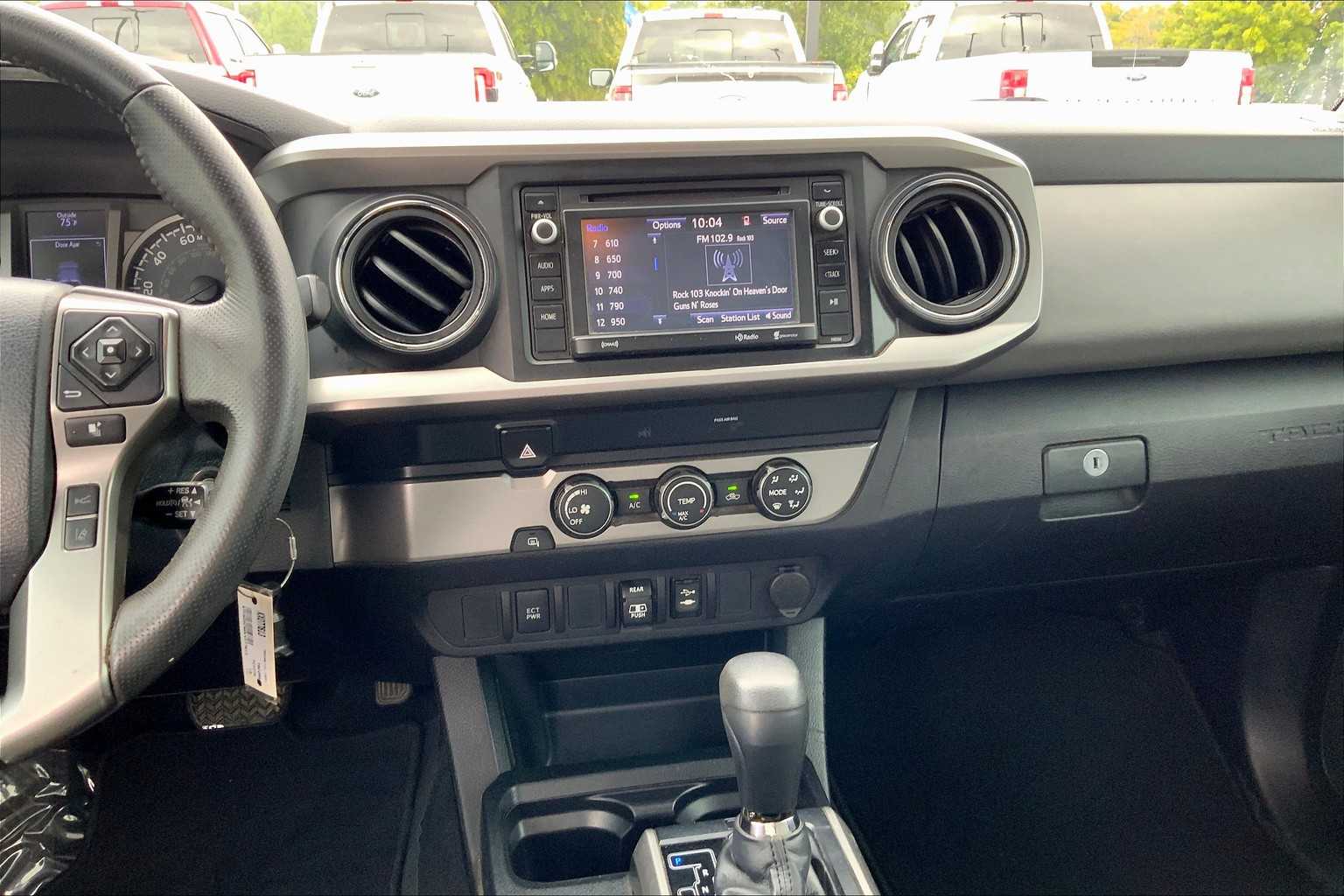 2019 Toyota Tacoma SR5 photo 6