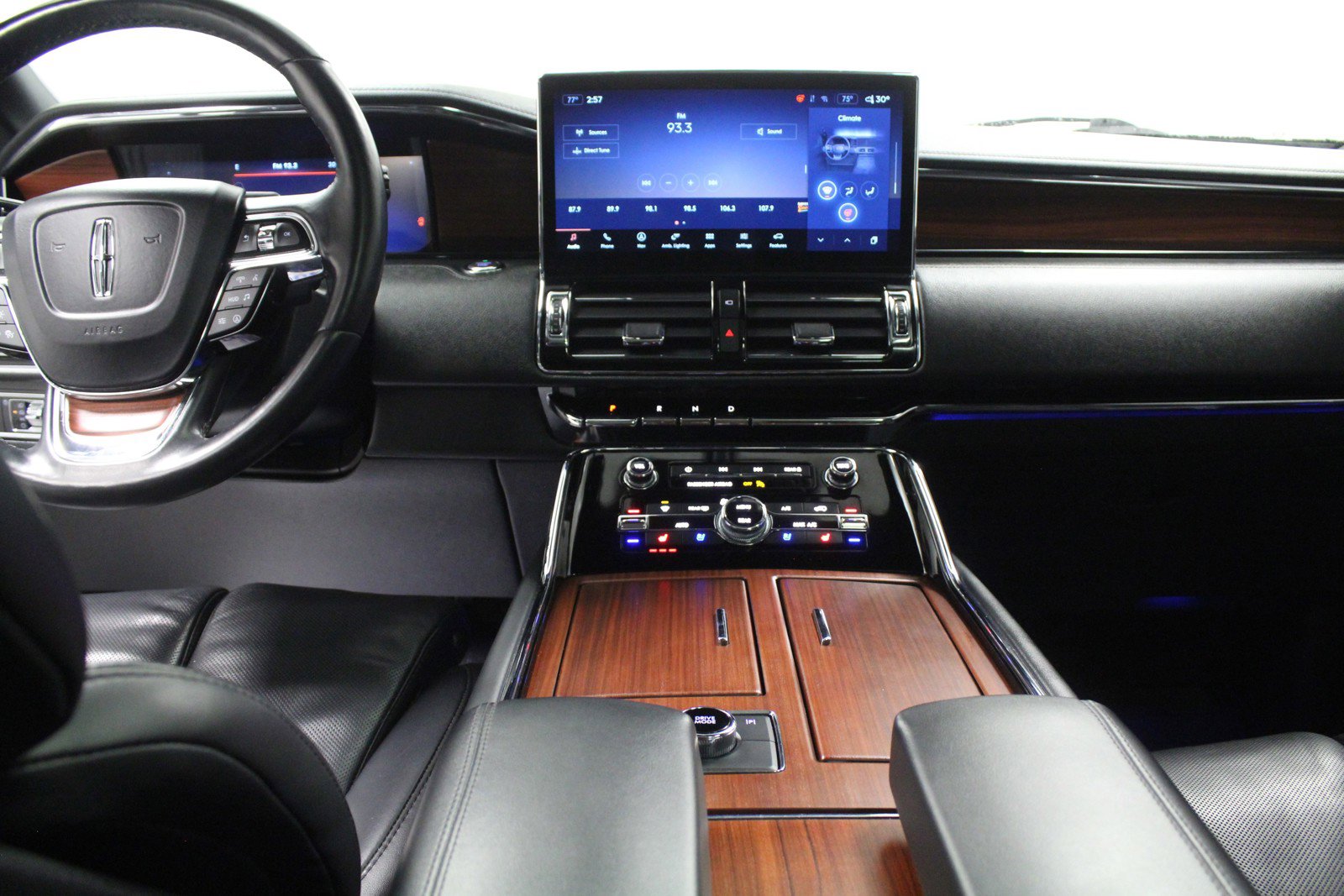 Used 2022 Pristine White Lincoln Reserve image 19