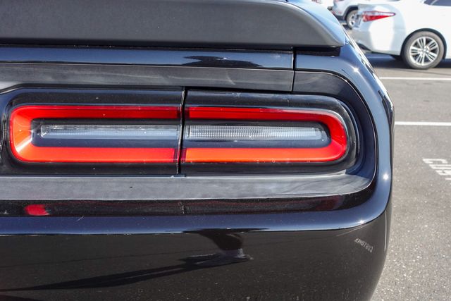2015 Dodge Challenger R/T Scat Pack photo 9