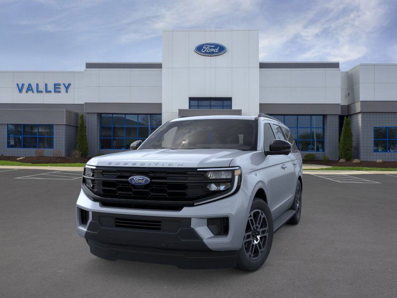 2025 Ford Expedition photo 3