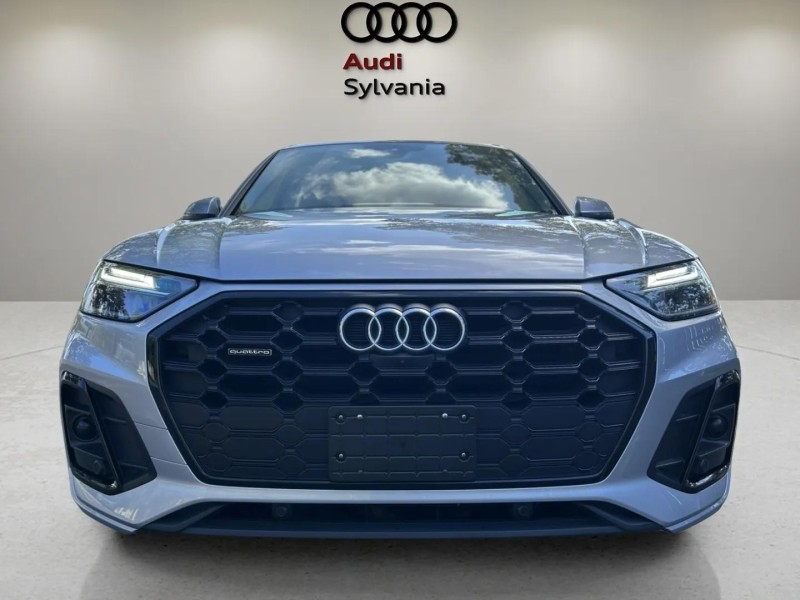 2022 Audi Q5 S line Premium Plus photo 2