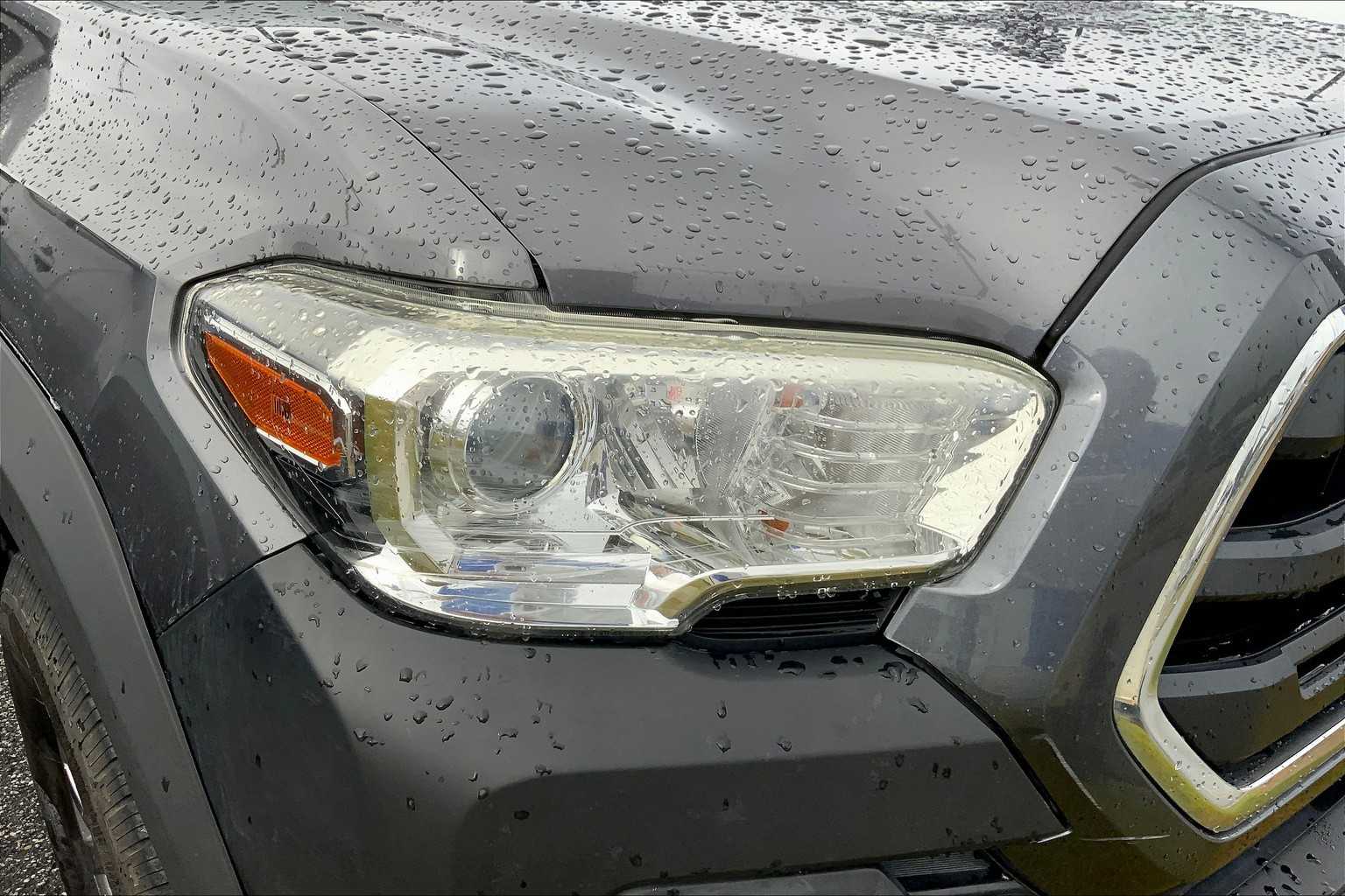 2019 Toyota Tacoma SR5 photo 23