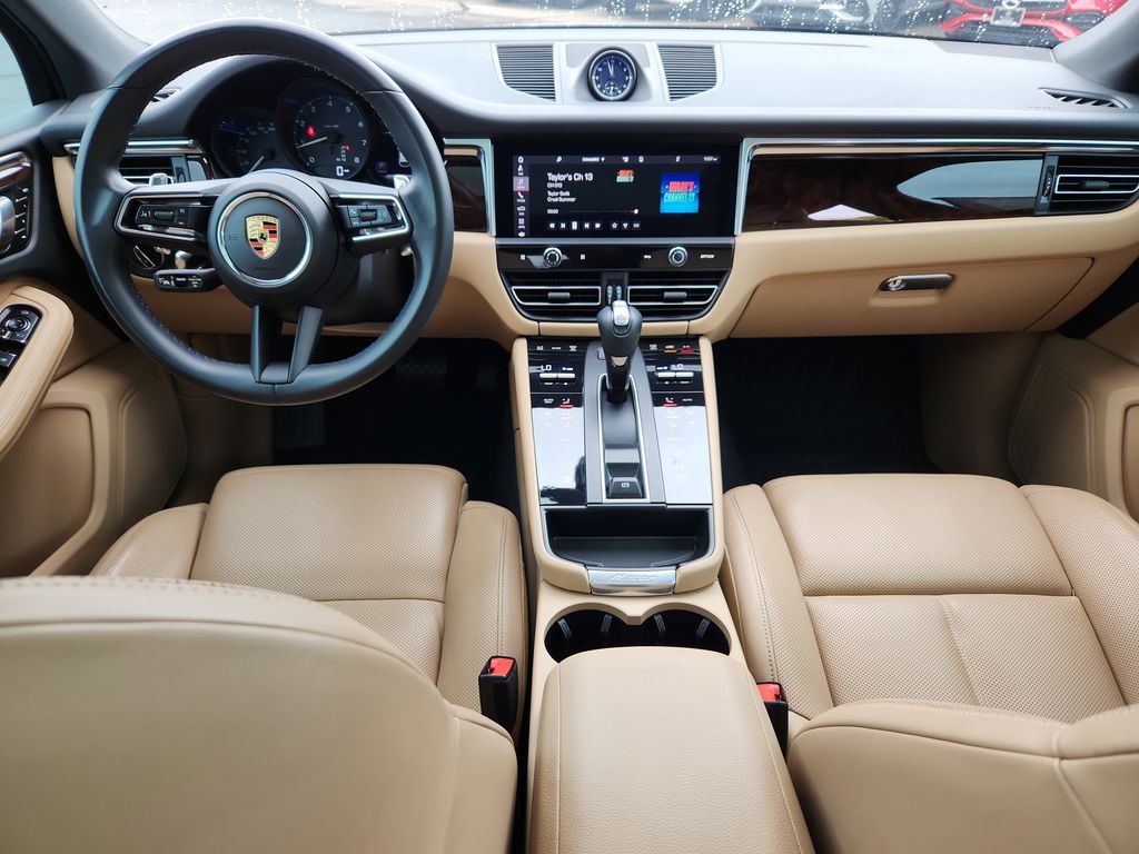 2023 Porsche Macan Base photo 22