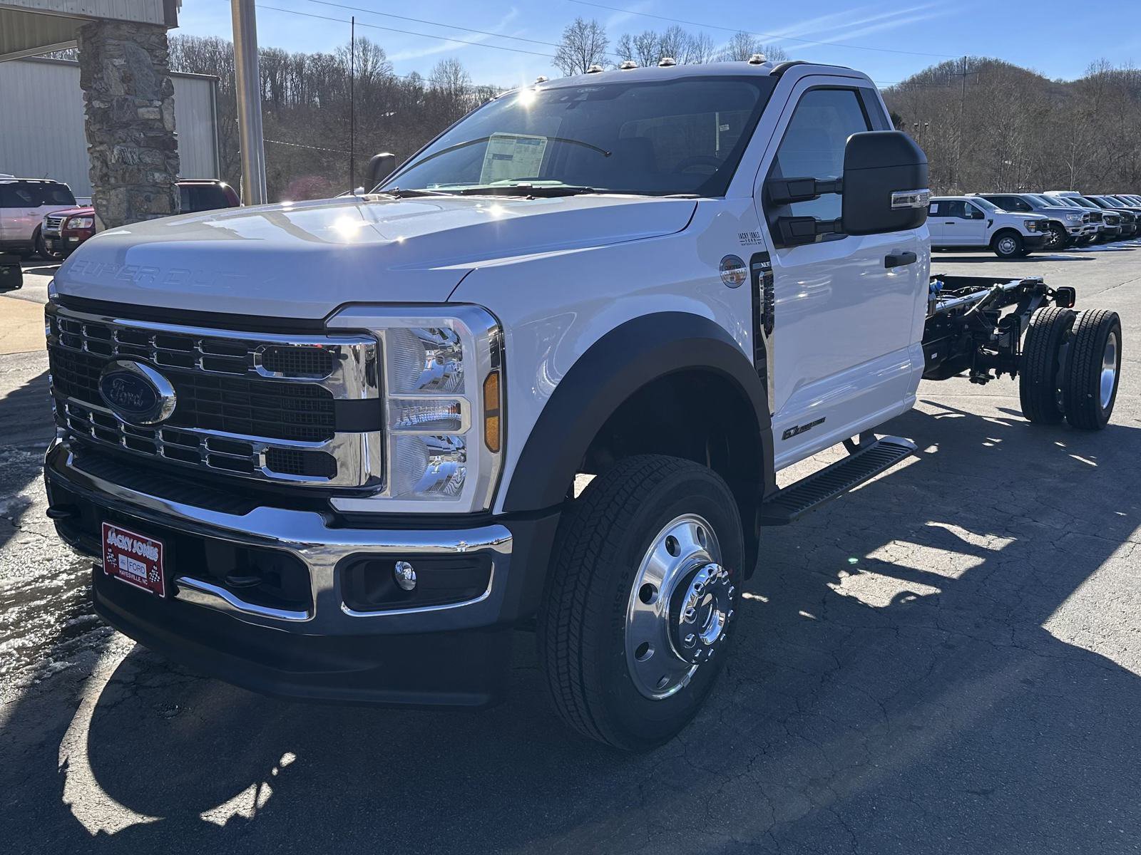 2024 Ford F-550 XLT photo 2