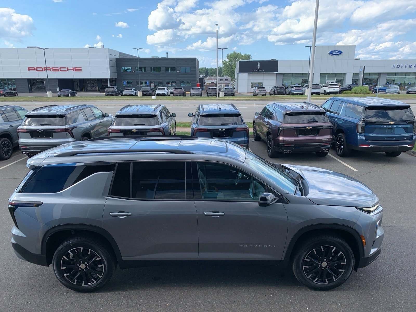 2026 Chevrolet Traverse photo 4