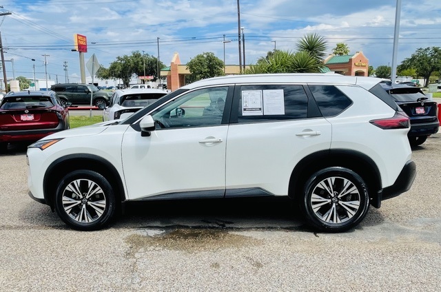 2023 Nissan Rogue SV photo 3