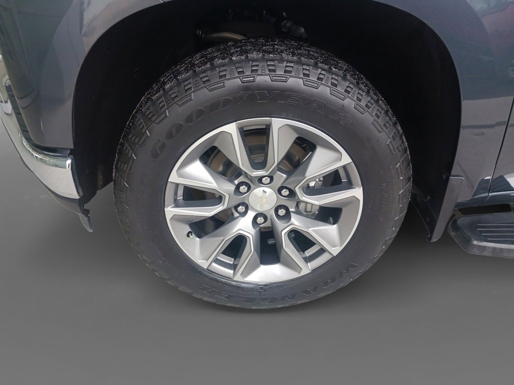 2021 Chevrolet Silverado LT photo 30