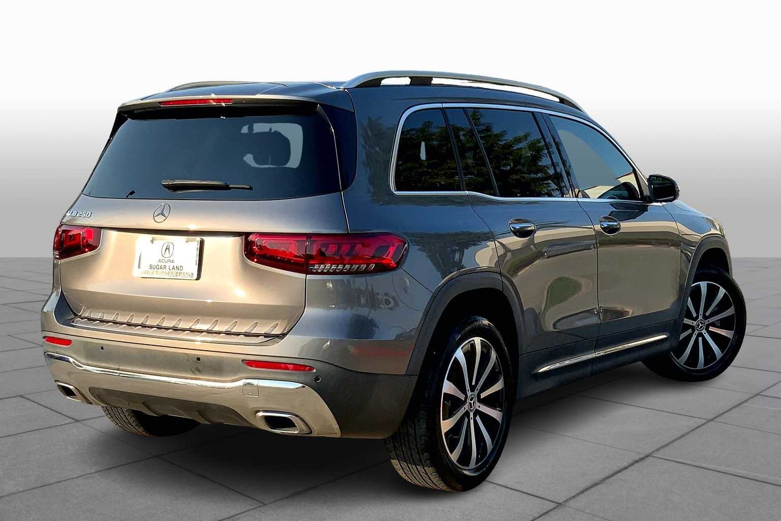 2022 Mercedes Benz GLB 250 photo 12
