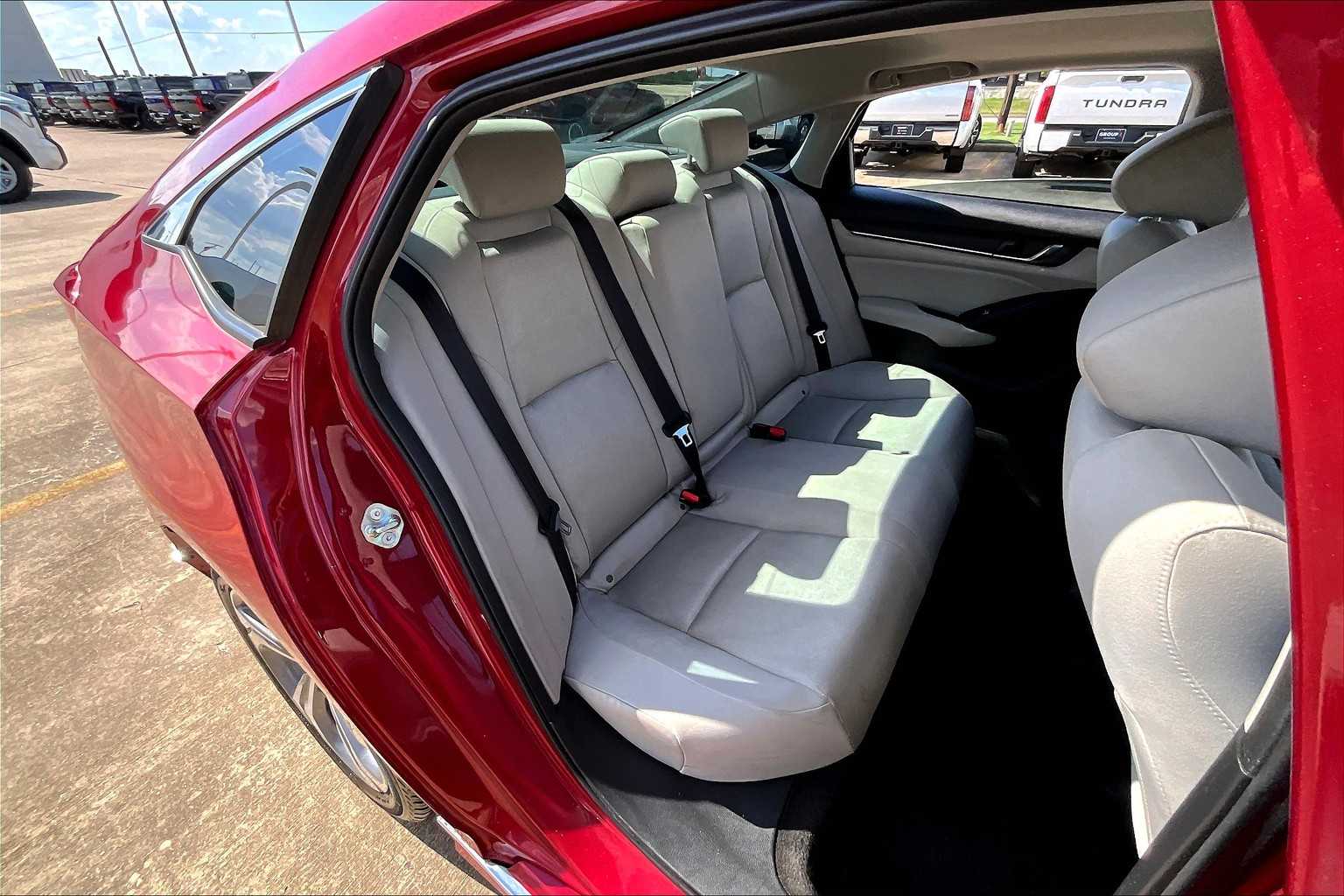 2018 Honda Accord EX 1.5T photo 17