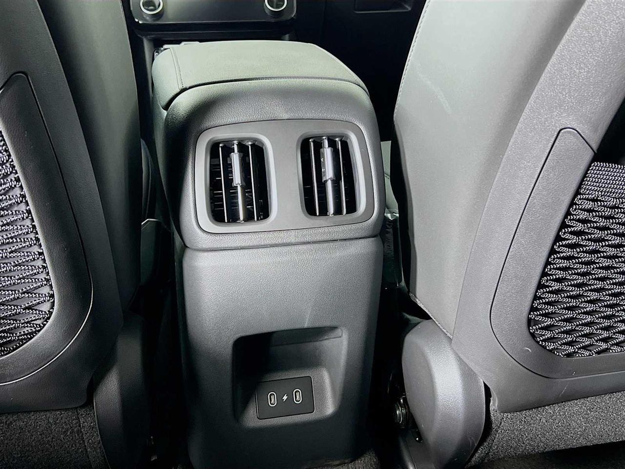 2025 Hyundai Tucson Hybrid SEL Convenience photo 3
