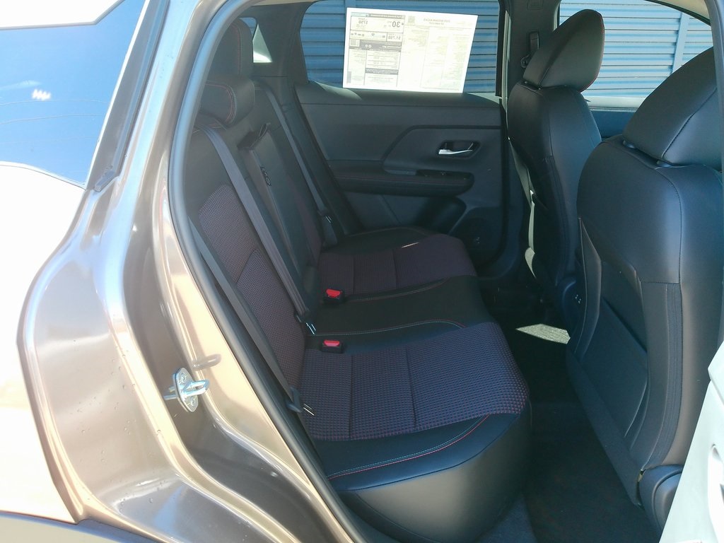 2025 Nissan Kicks SR photo 14