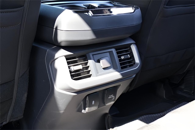 2025 Ford F-150 XLT photo 14