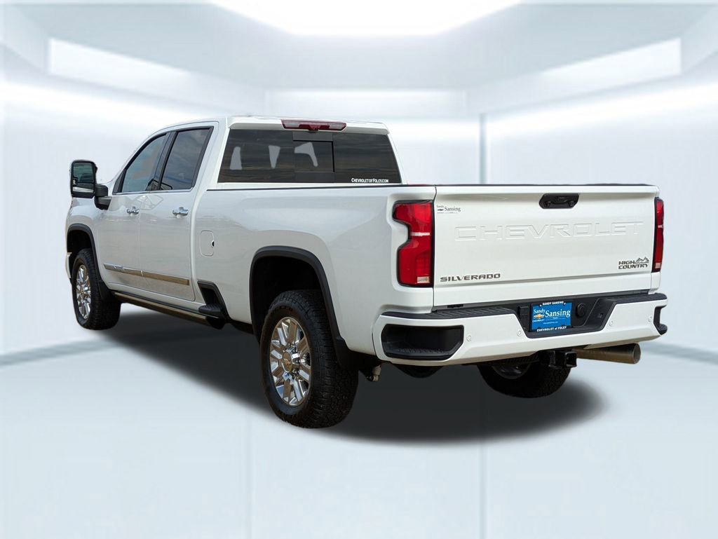 2025 Chevrolet Silverado HD photo 3