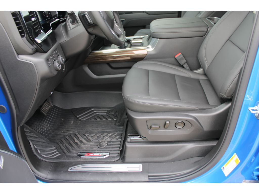 2026 Chevrolet Silverado 1500 RST photo 4