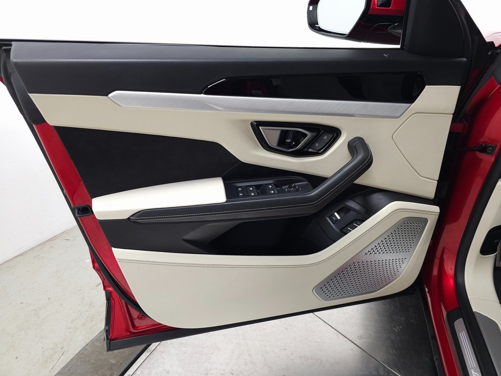 2021 LAMBORGHINI URUS - Image 16