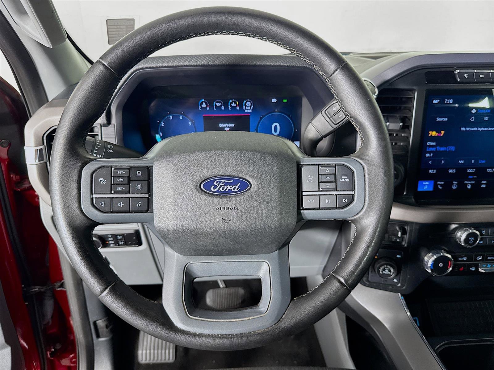 2024 Ford F-150 XLT photo 12