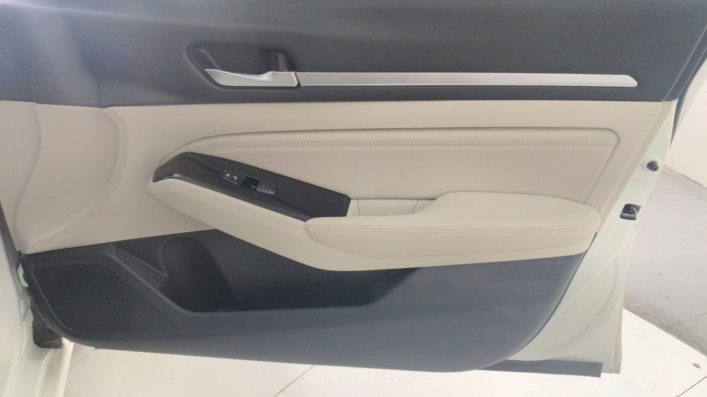 2023 Nissan Altima 2.5 SV photo 27