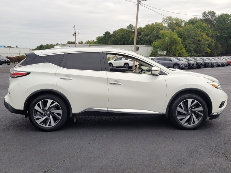 2017 Nissan Murano Platinum photo 2