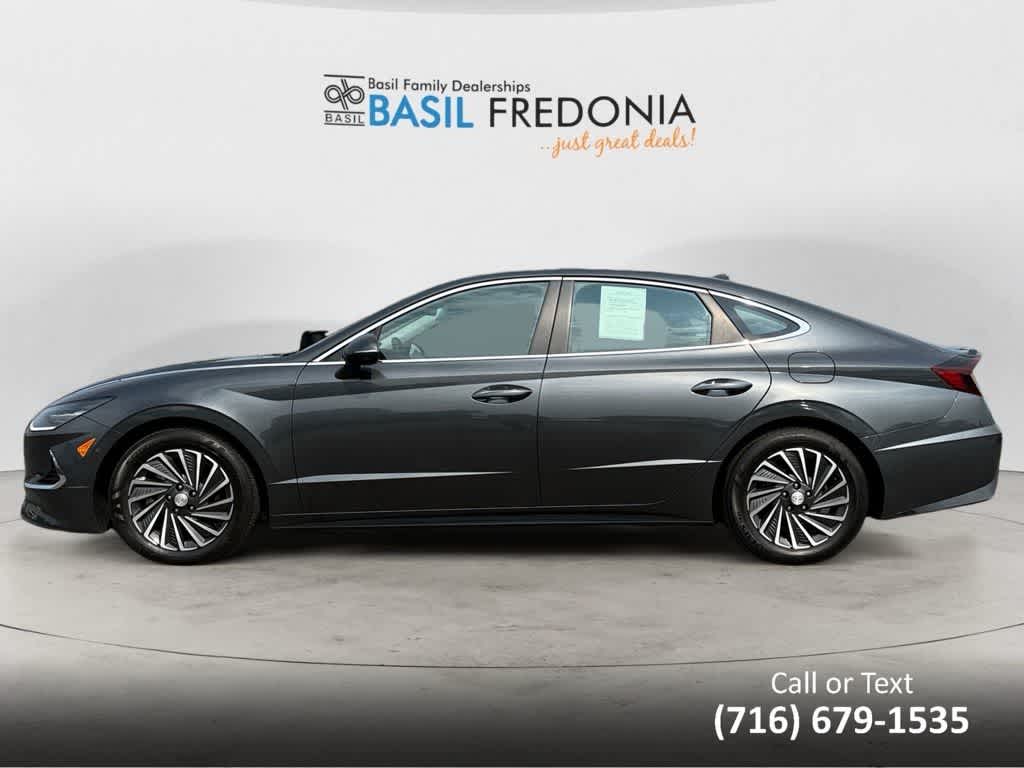 2022 Hyundai Sonata Hybrid Limited photo 2