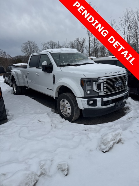 2022 Ford F-450 Super Duty Lariat's photo