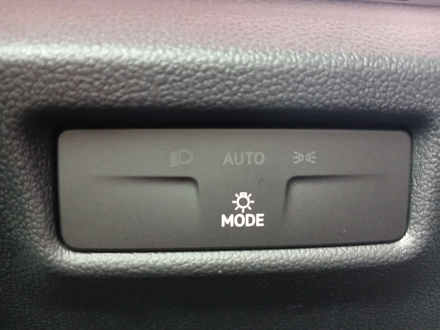 2025 Volkswagen Tiguan SE photo 13