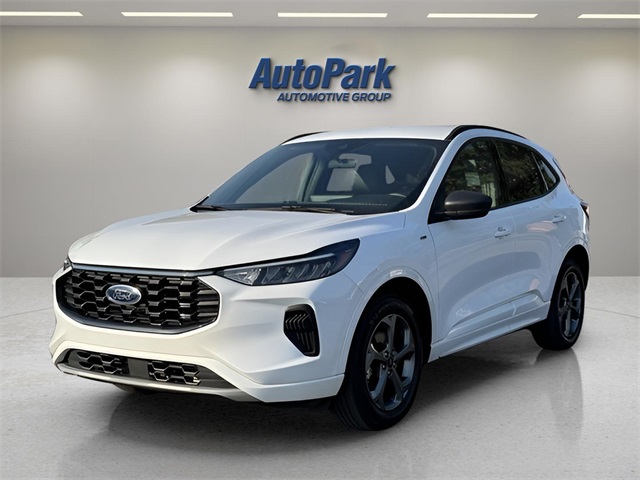 2023 Ford Escape ST-Line photo 2