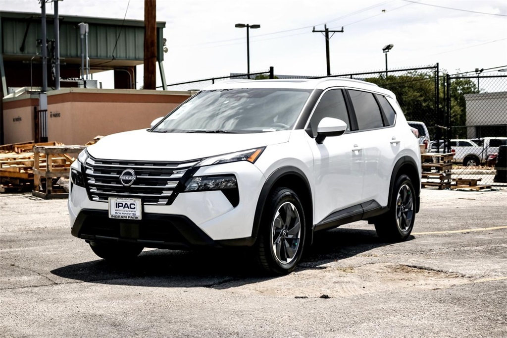 2025 Nissan Rogue SV photo 5