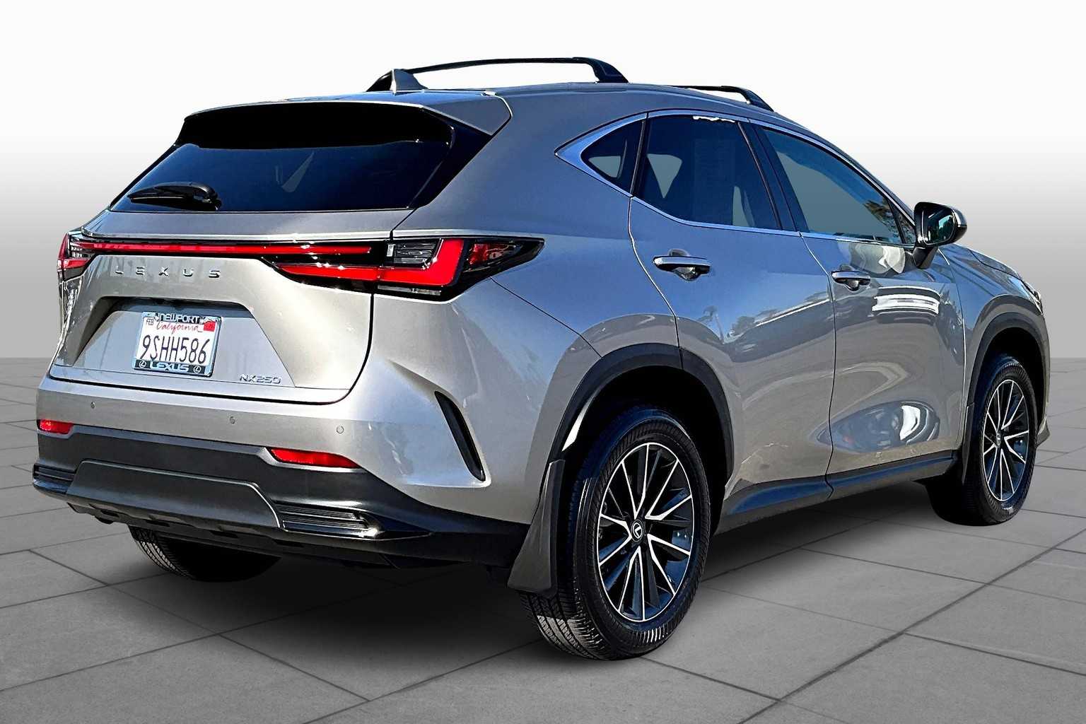 2025 Lexus NX 250 photo 12