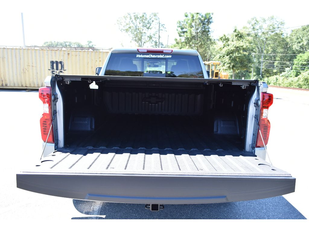 2025 Chevrolet Silverado 1500 LT photo 18
