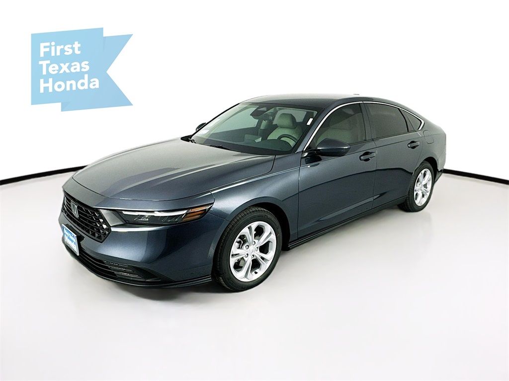 2025 Honda Accord LX photo 3
