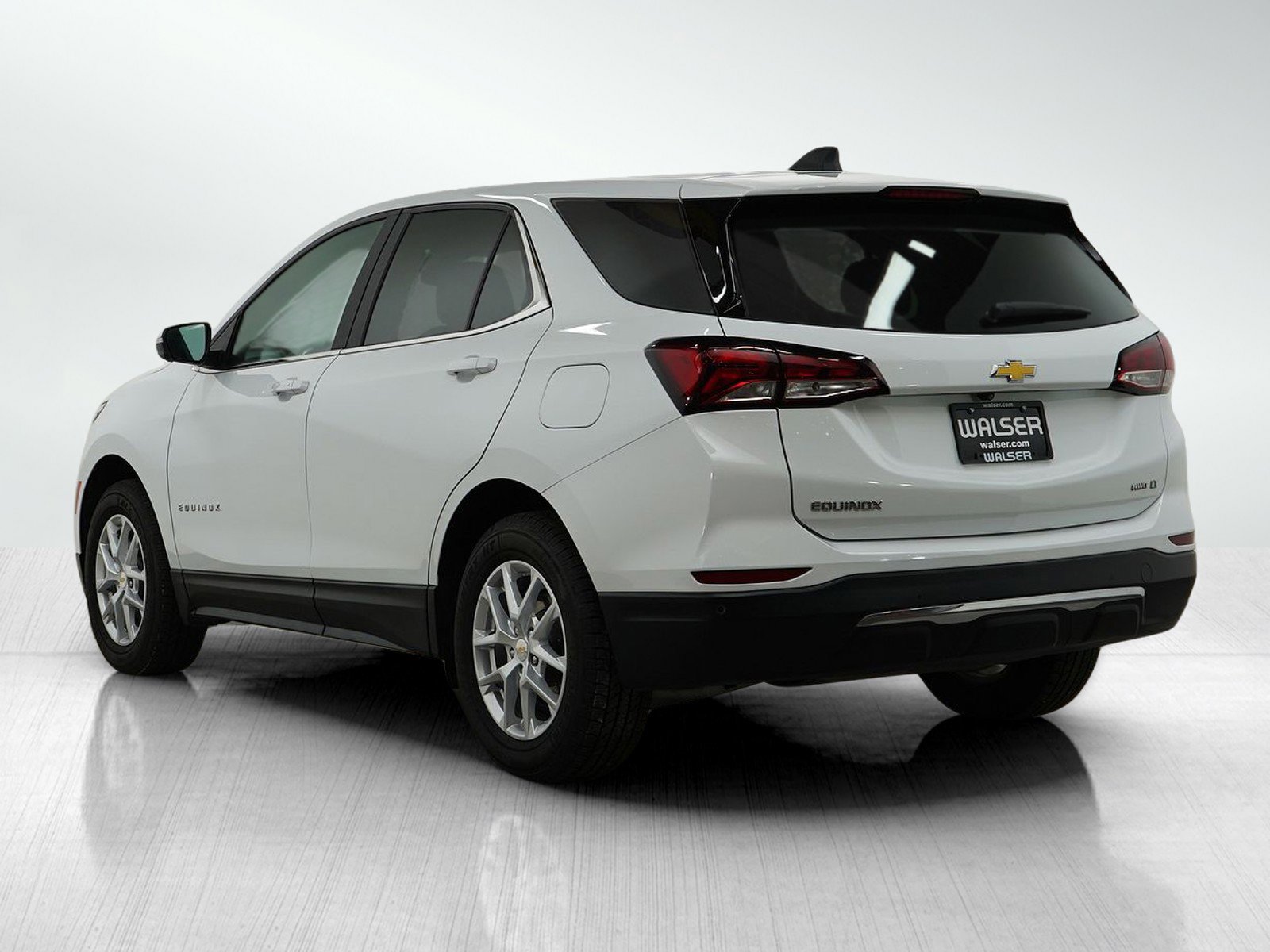 2024 Chevrolet Equinox LT photo 3