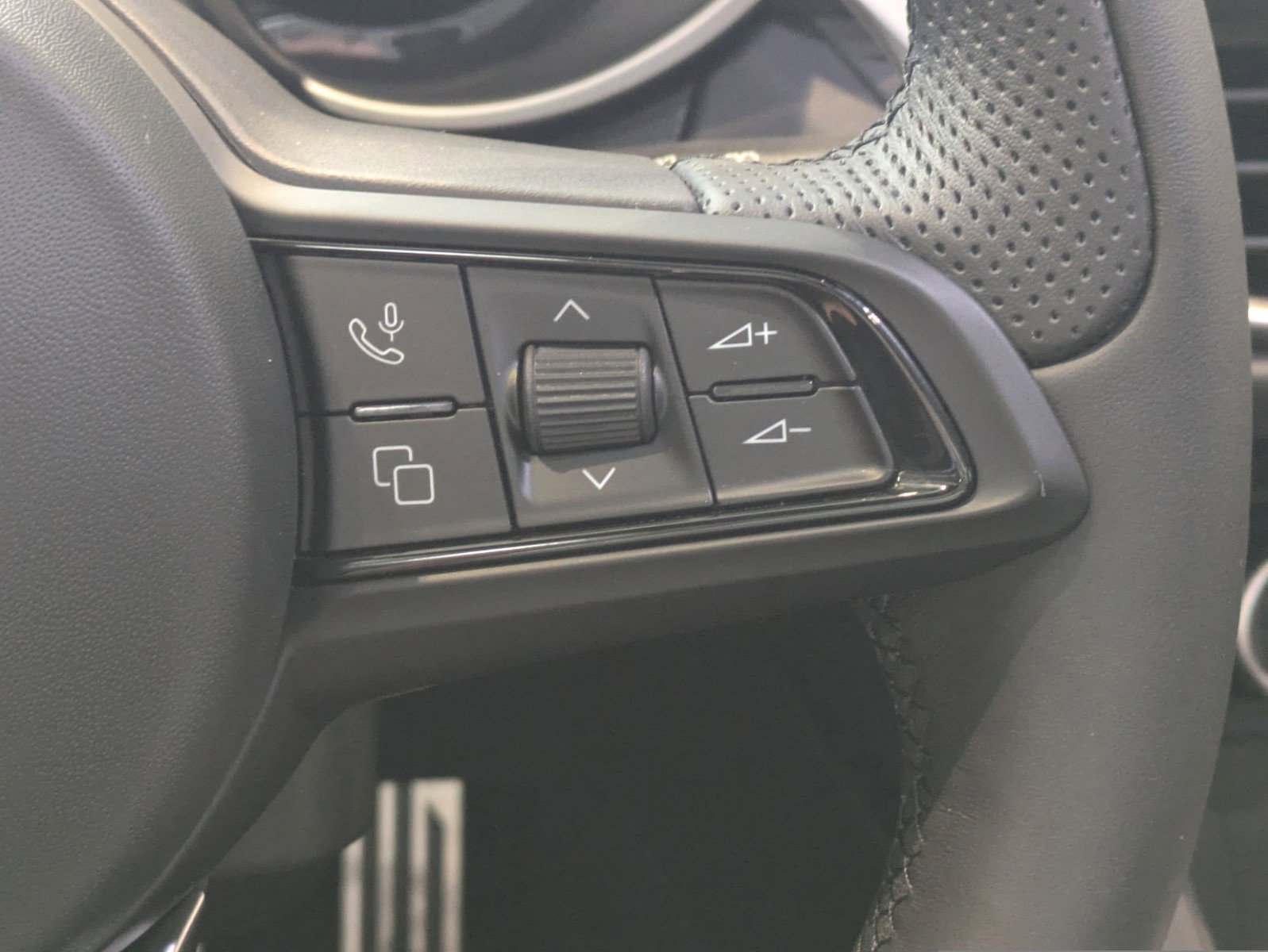 2025 Alfa Romeo Stelvio Sprint Base photo 22