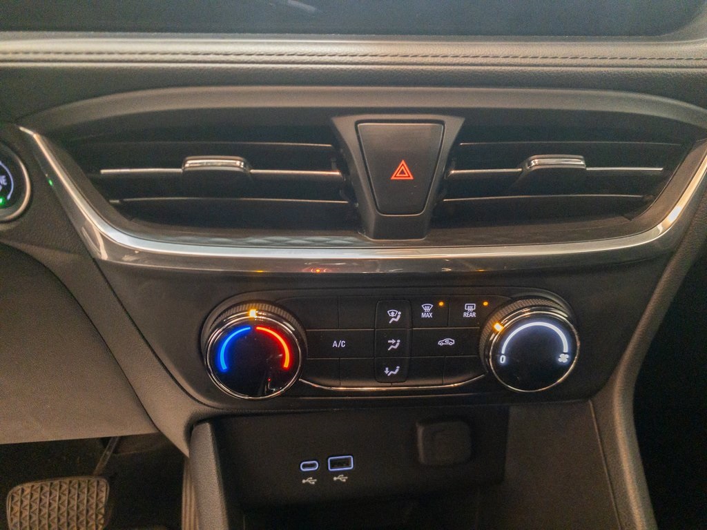 2024 Buick Encore Preferred photo 13
