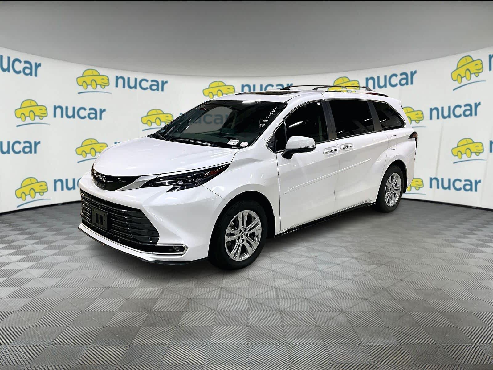 2024 Toyota Sienna Platinum photo 2