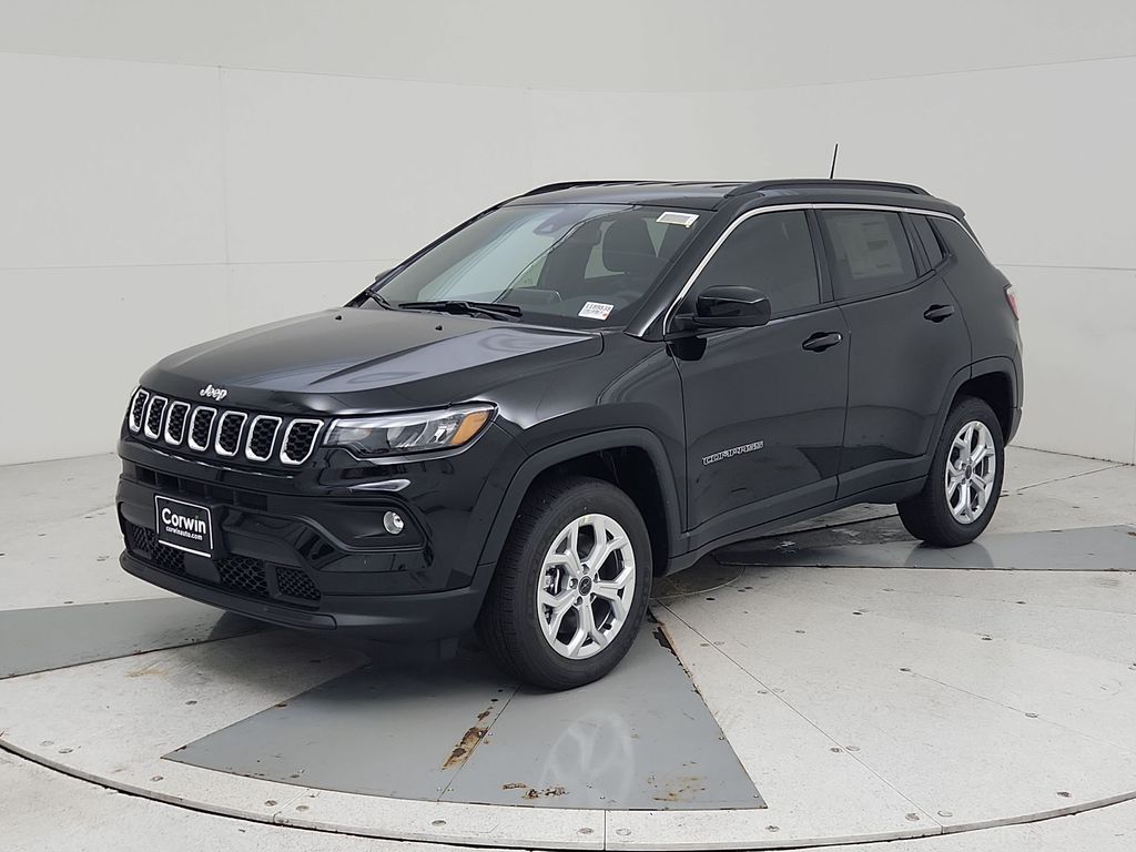 2026 Jeep Compass Latitude photo 4