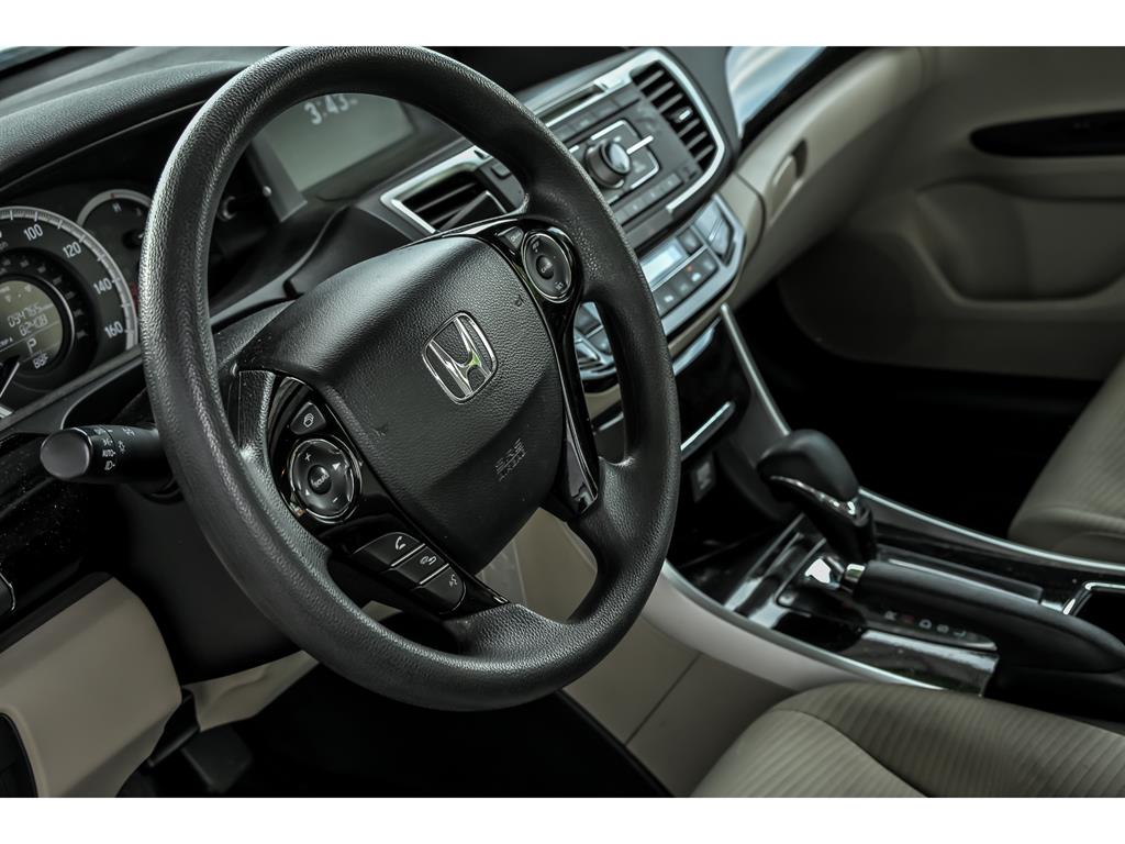 2016 Honda Accord LX photo 12