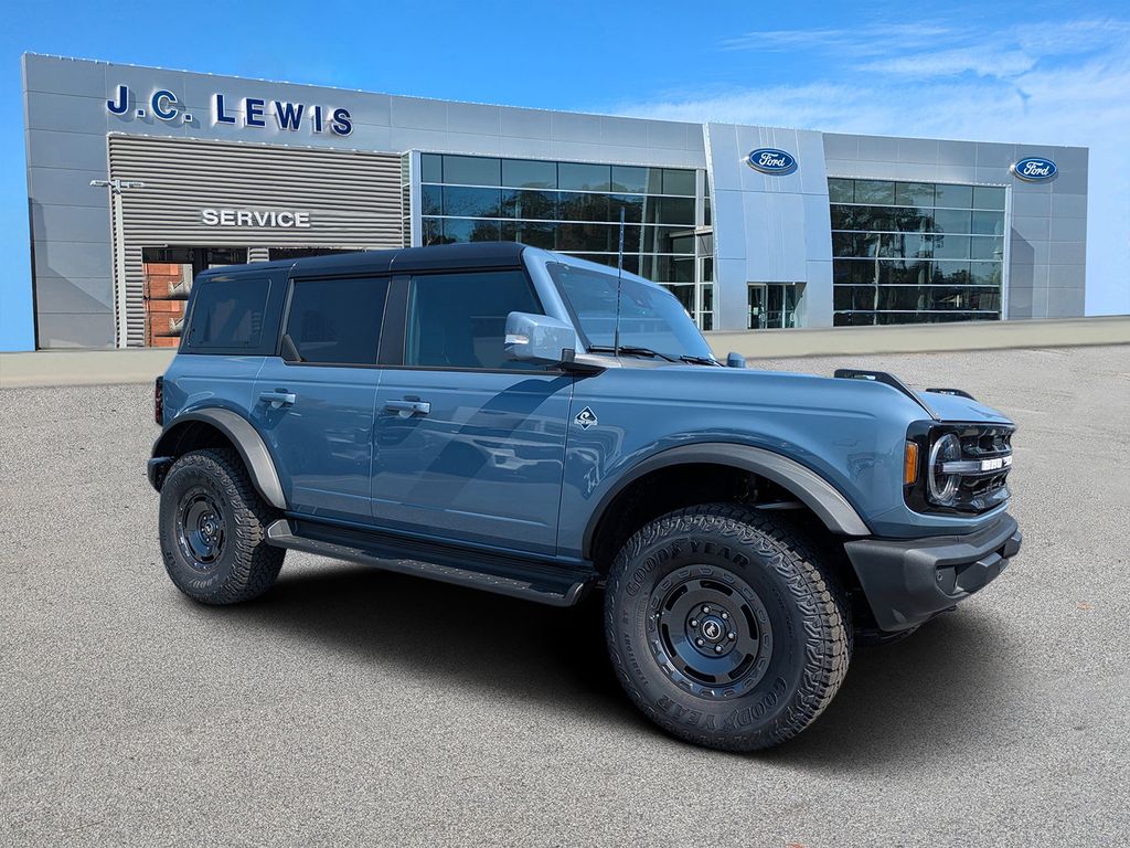 2025 Ford Bronco 4-Door Outer Banks's photo