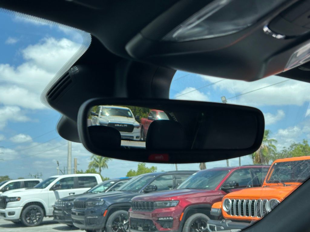 2025 Jeep Compass Latitude photo 41