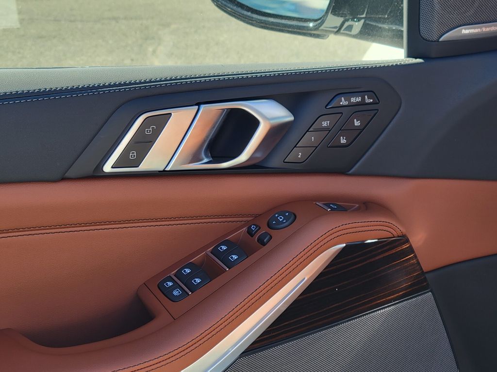 2026 Bmw X7 M60i photo 16