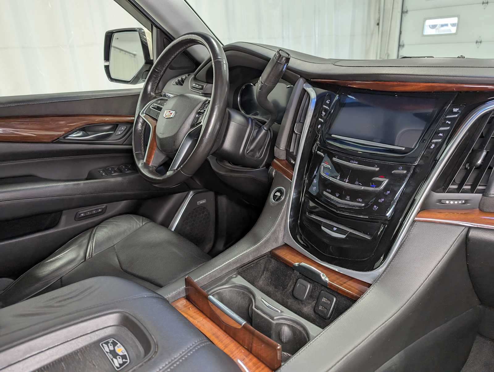 2016 Cadillac Escalade ESV Premium photo 42