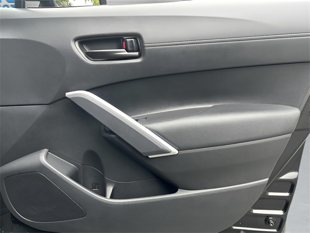 2024 Toyota Corolla Cross LE photo 28