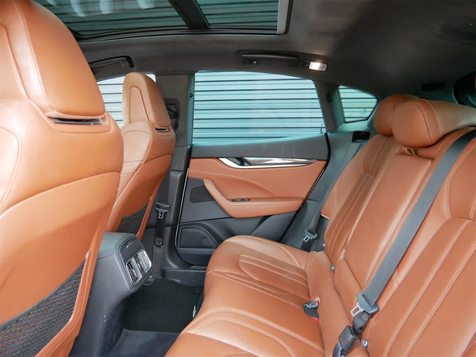 2017 Maserati Levante photo 6