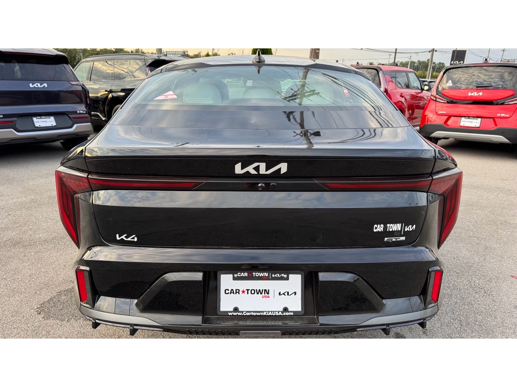 2025 Kia K4 GT-Line photo 4
