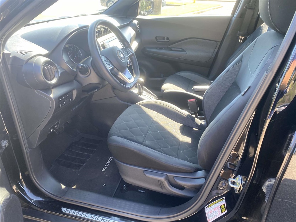 2020 Nissan Kicks S photo 11