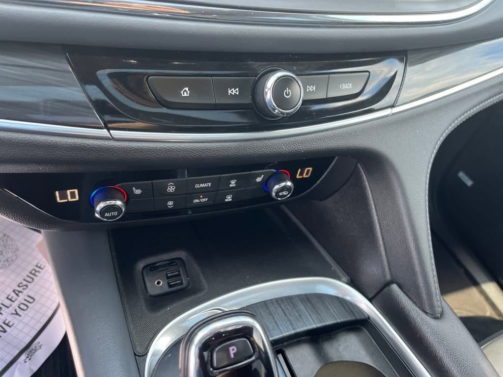 2021 Buick Enclave Essence photo 10