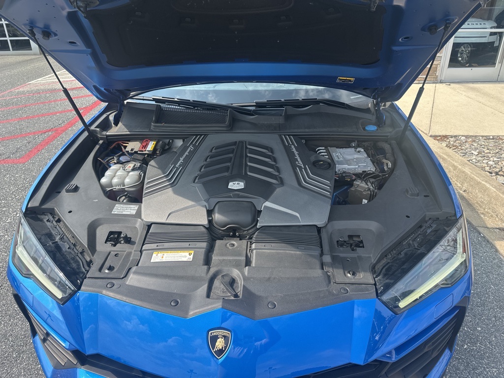 2019 Lamborghini Urus Base photo 24