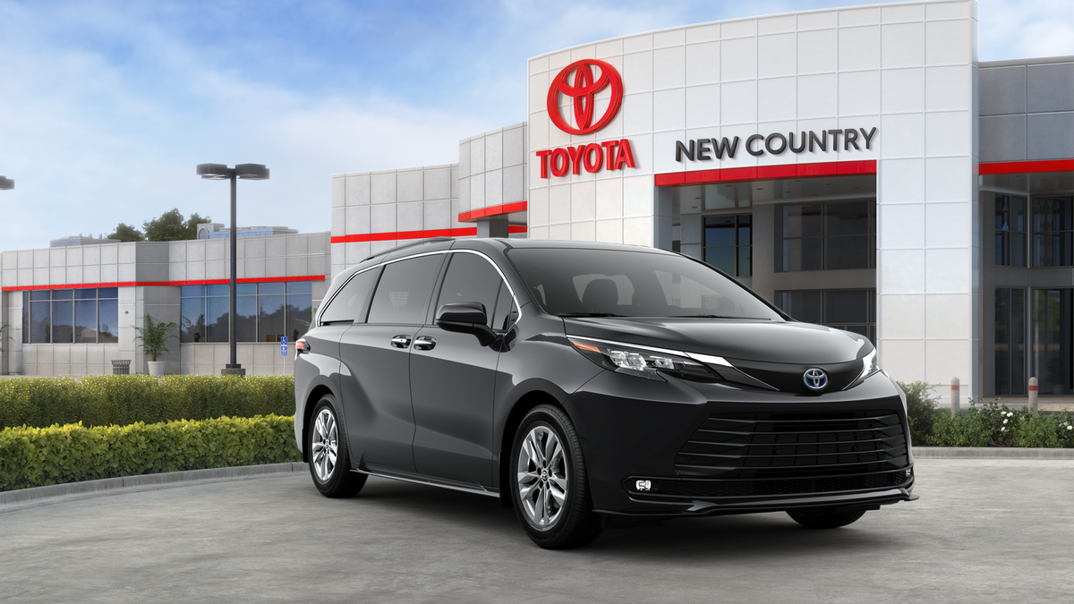 2025 Toyota Sienna XLE photo 15