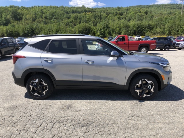 2026 Kia Seltos S photo 2
